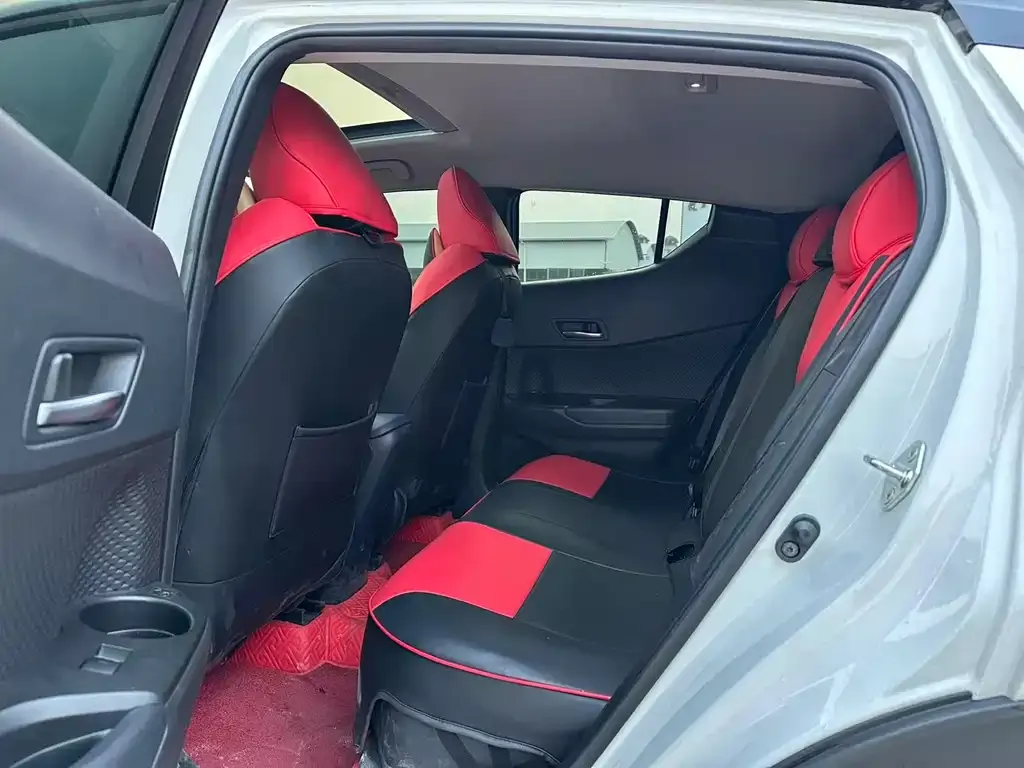 Toyota C-HR 2024 из CN, фото 4