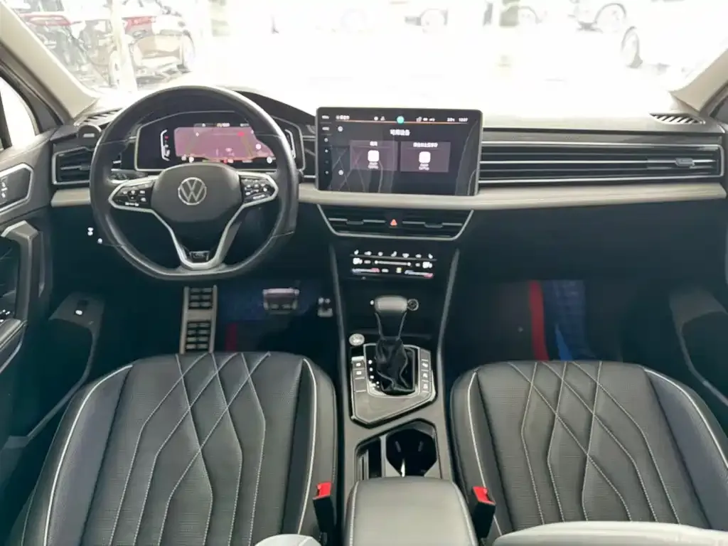 Volkswagen Tiguan L — фото 9