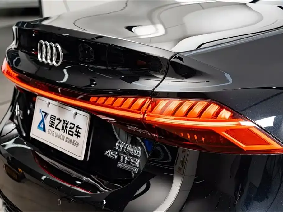 Audi A7L — фото 10