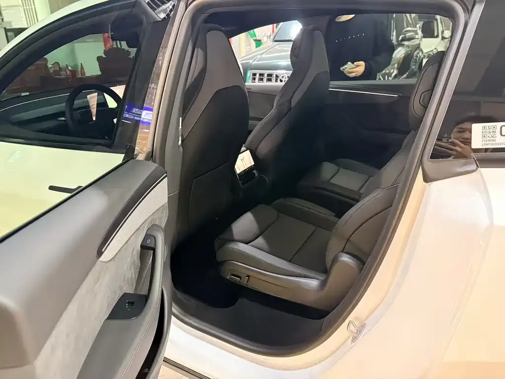 Tesla Model Y L 2026 из CN, фото 4