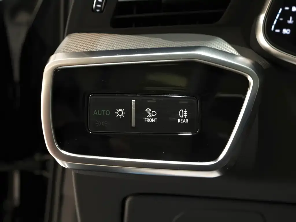 Audi A6L 2023 из CN, фото 6