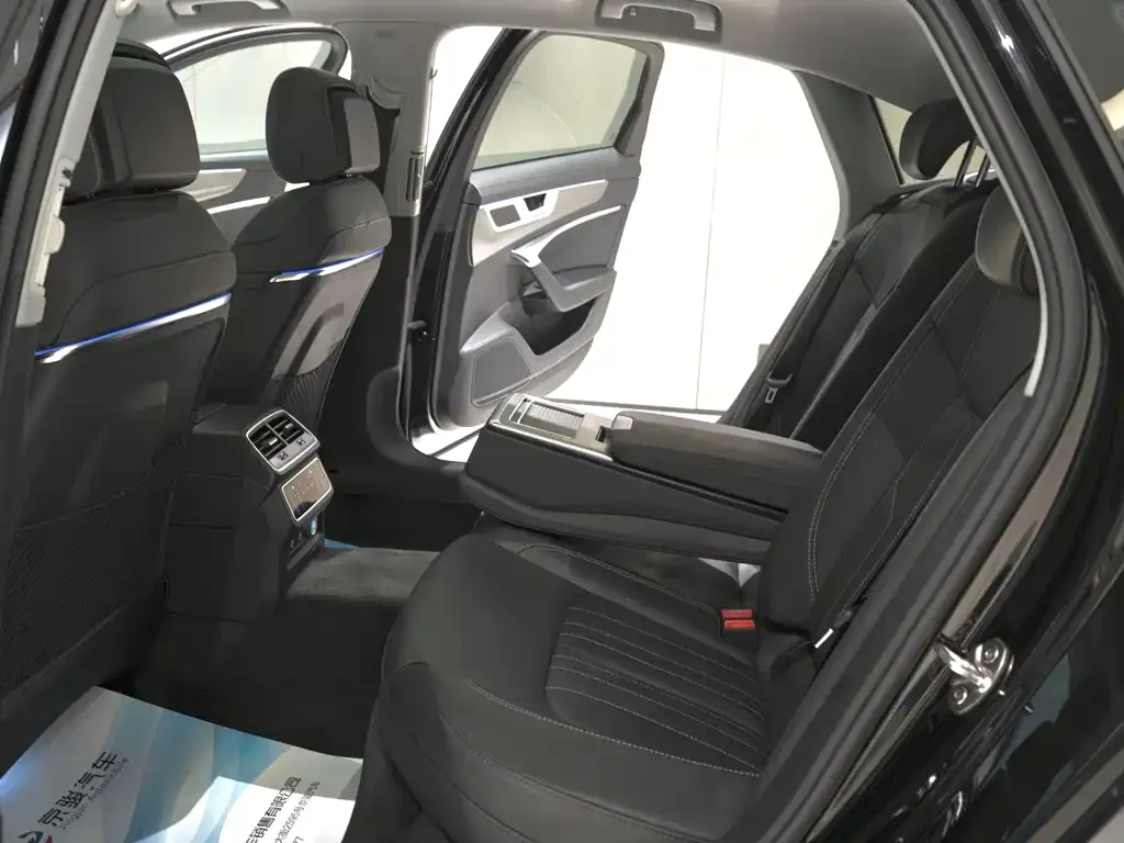 Audi A6L 2023 из CN, фото 9