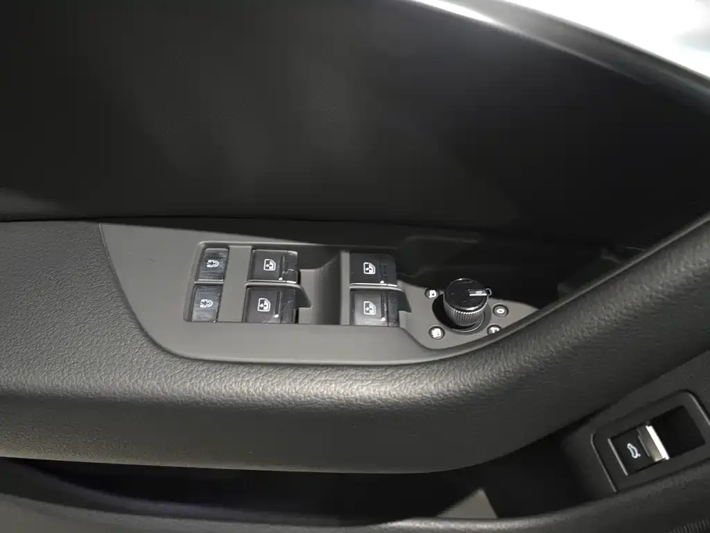 Audi A6L 2023 из CN, фото 2