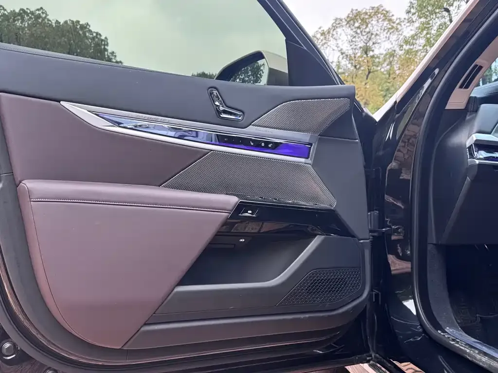 BMW i7 2024 из CN, фото 8