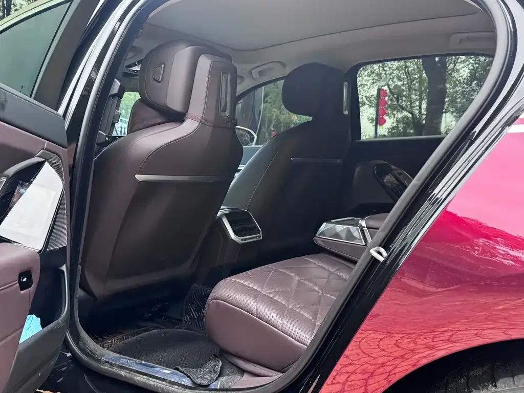 BMW i7 2024 из CN, фото 6