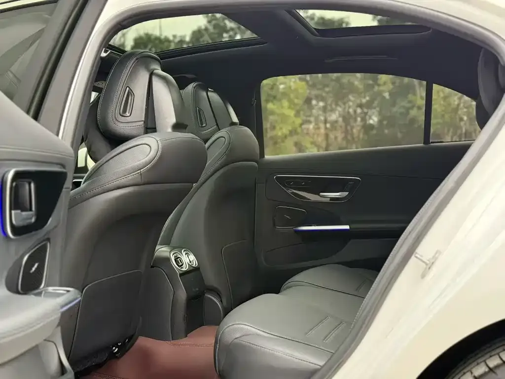 Mercedes-Benz C-Class 2025 из CN, фото 2