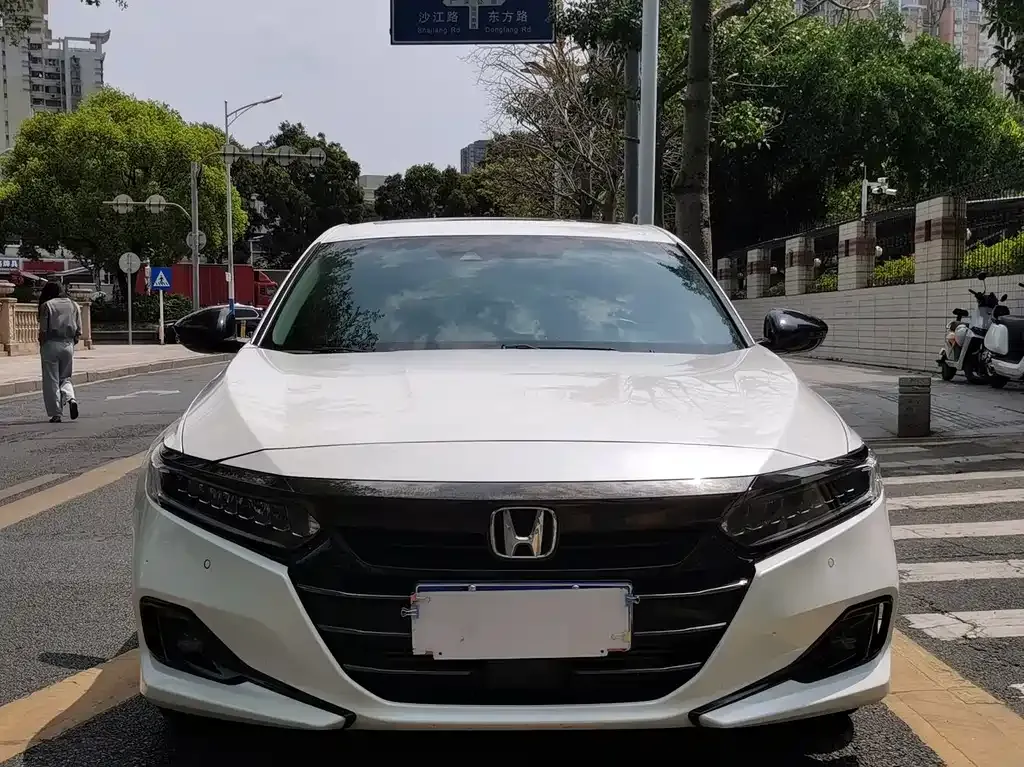 Honda Accord — фото 3