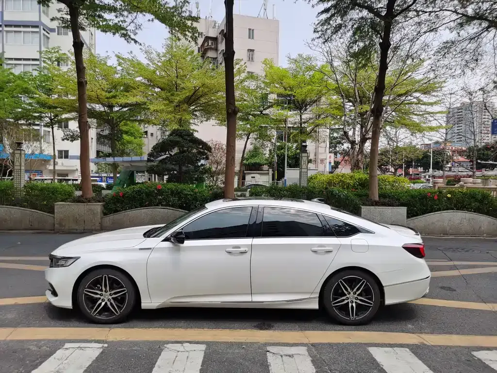 Honda Accord — фото 6