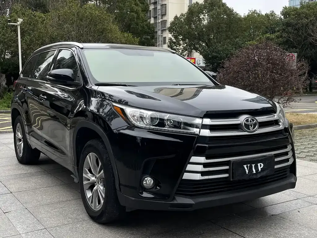 Toyota Highlander — фото 10