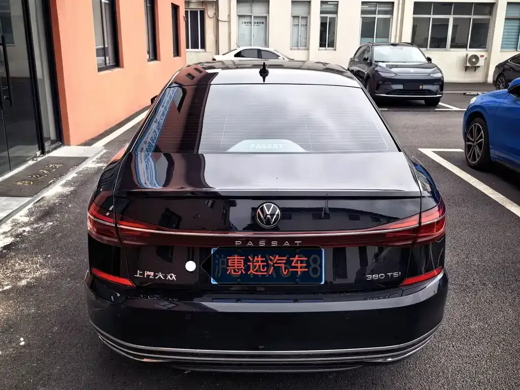 Volkswagen Passat — фото 9