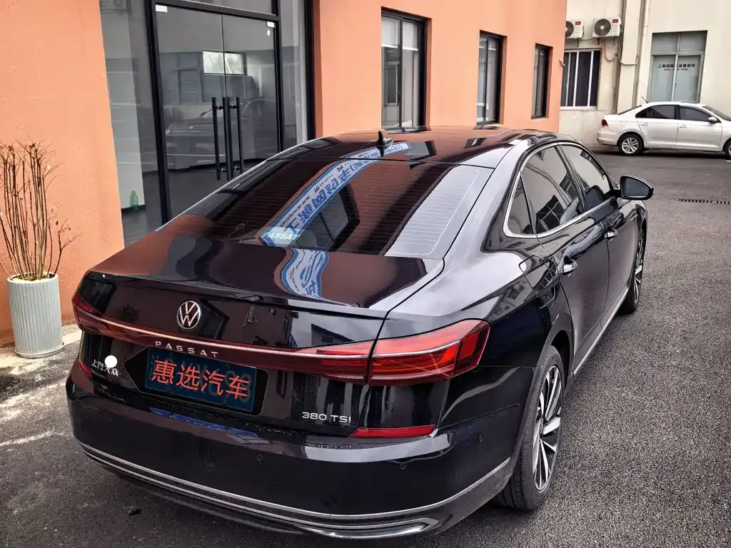Volkswagen Passat — фото 8