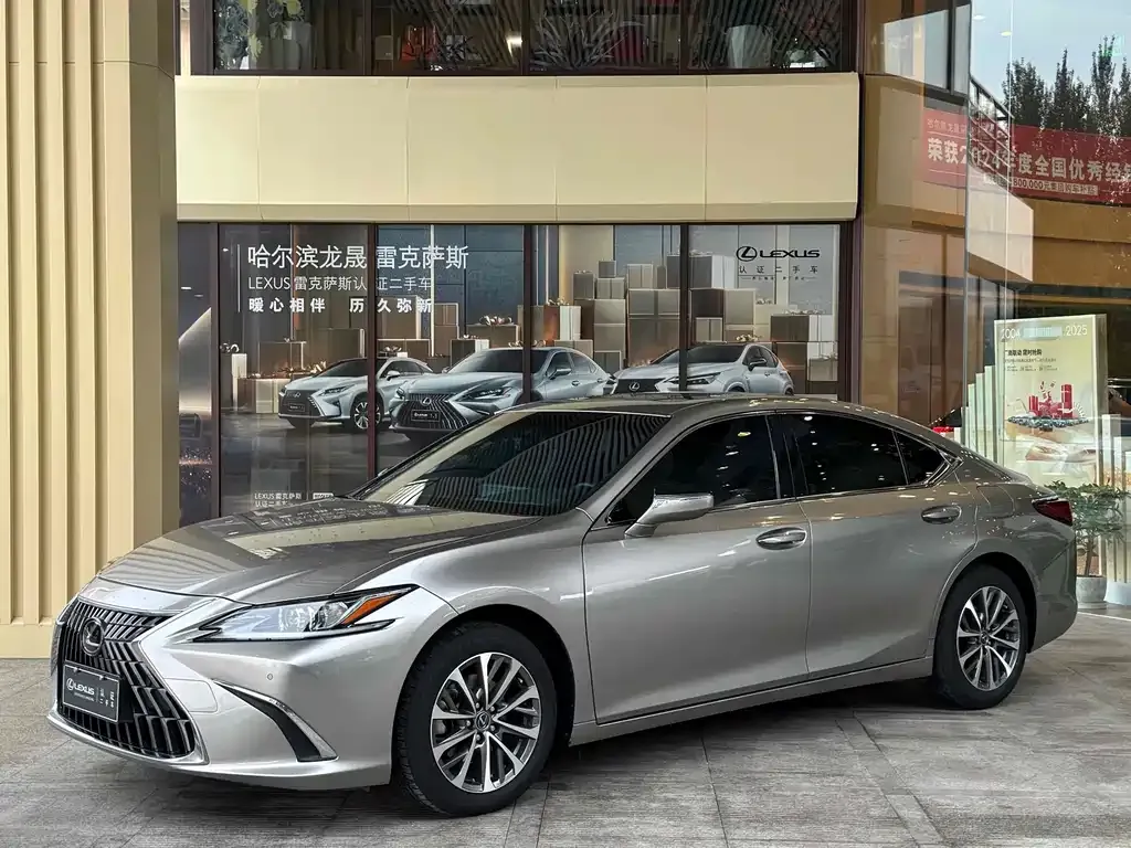 Lexus ES — фото 1