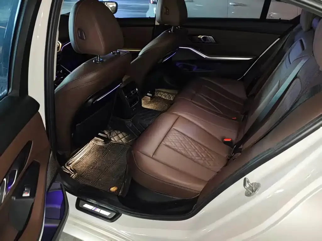 BMW 3 Series 2022 из CN, фото 2