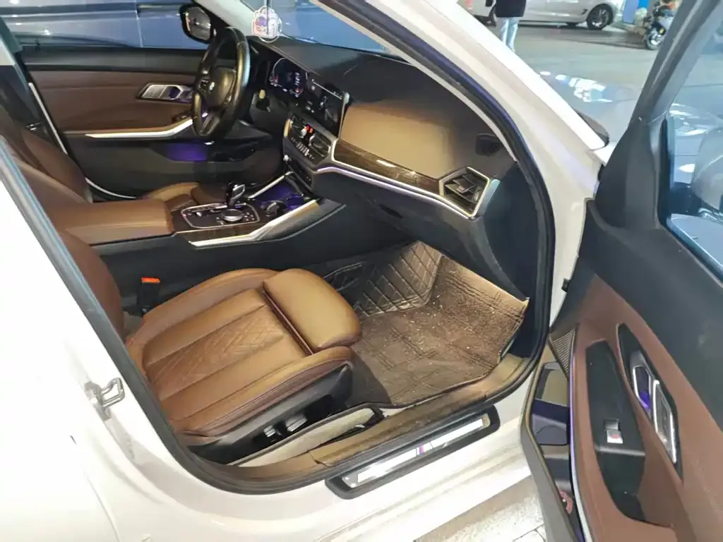 BMW 3 Series 2022 из CN, фото 3