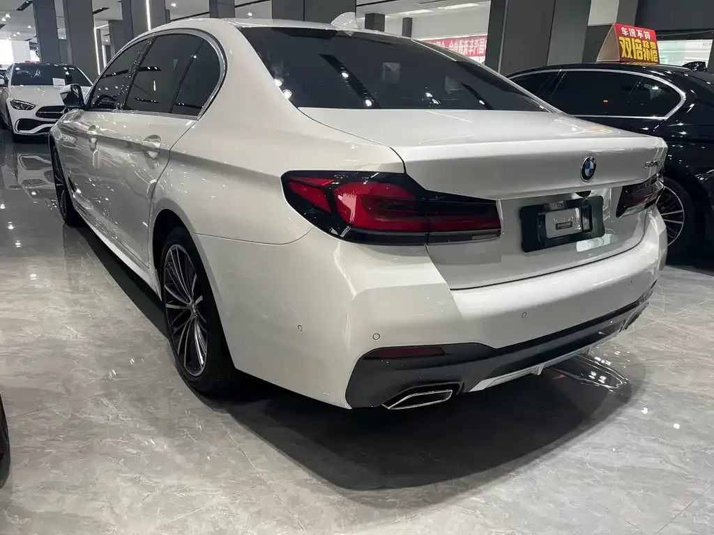 BMW 5 Series — фото 4