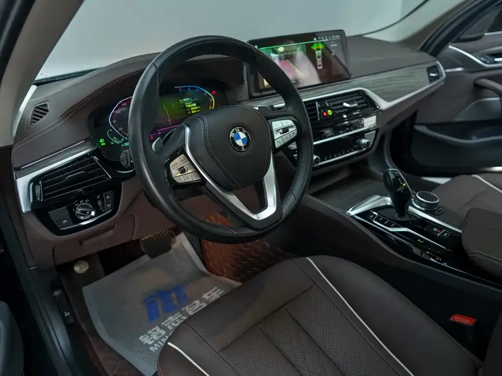 BMW 5 Series — фото 10
