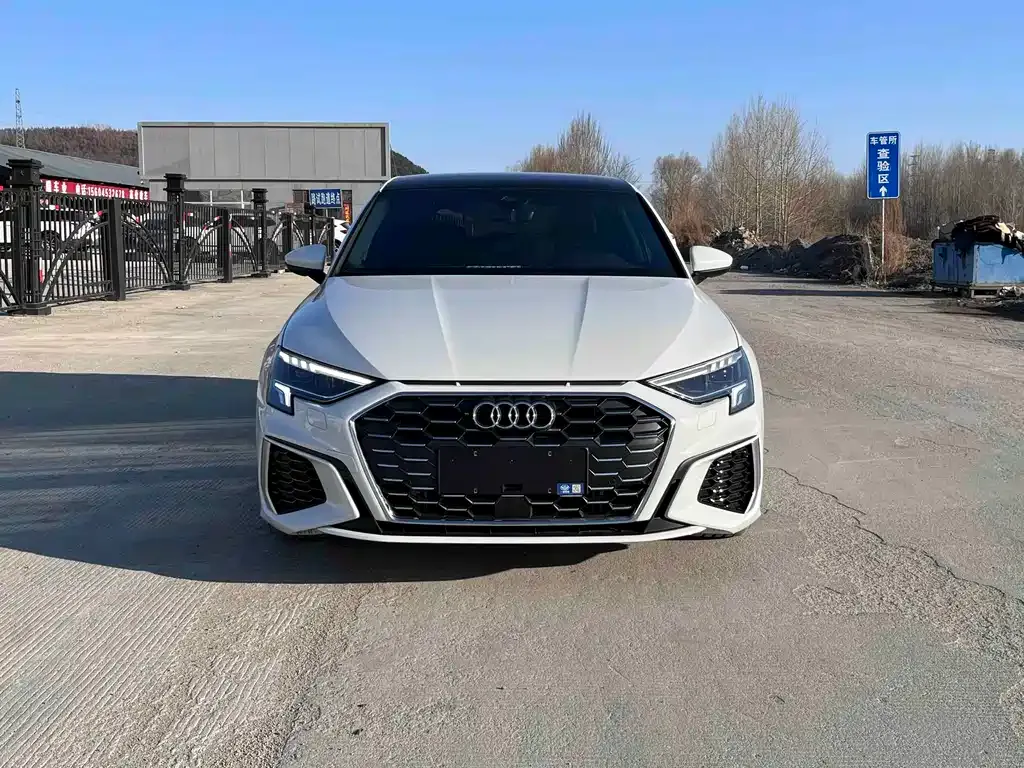 Audi A3 2023 из CN, фото 3