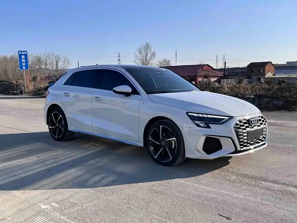 Audi A3 2023 из CN, фото 4