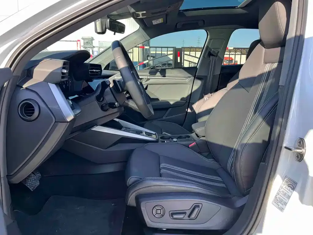 Audi A3 2023 из CN, фото 8