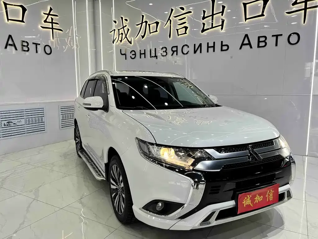 Mitsubishi Outlander — фото 6
