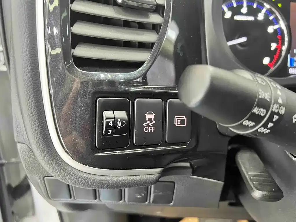 Mitsubishi Outlander — фото 10