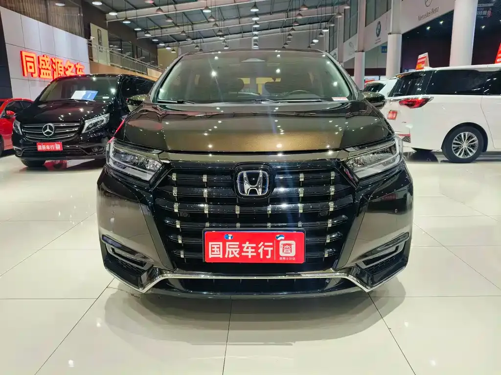 Honda Elysion — фото 10