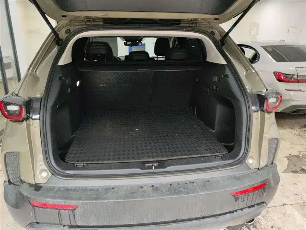 Mazda CX-50 2023 из CN, фото 6