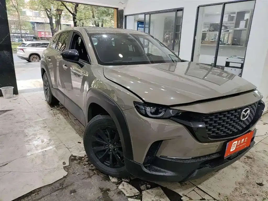 Mazda CX-50 2023 из CN, фото 10