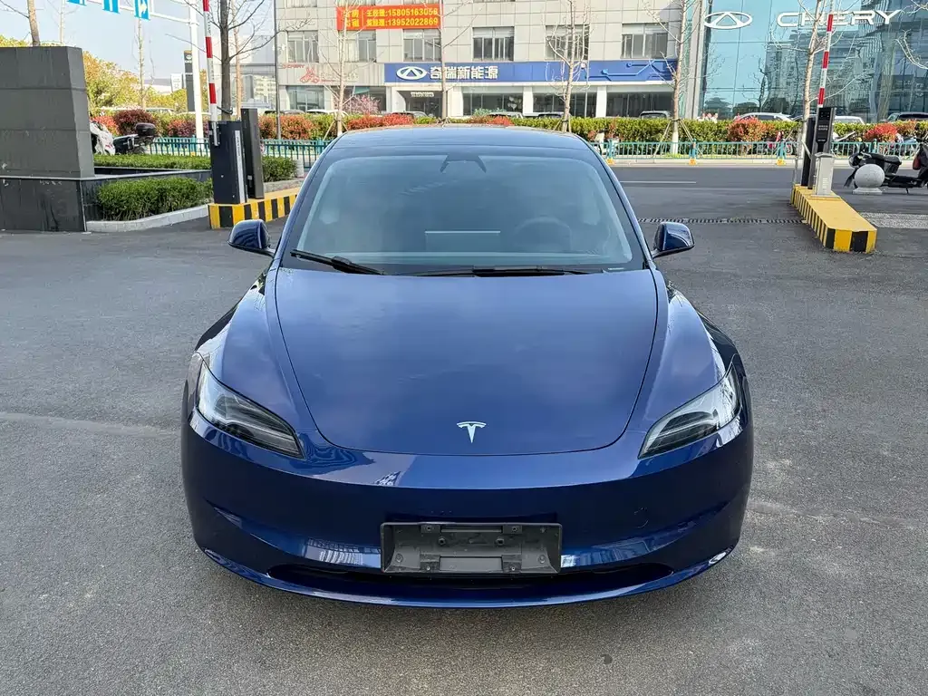 Tesla Model 3 — фото 8