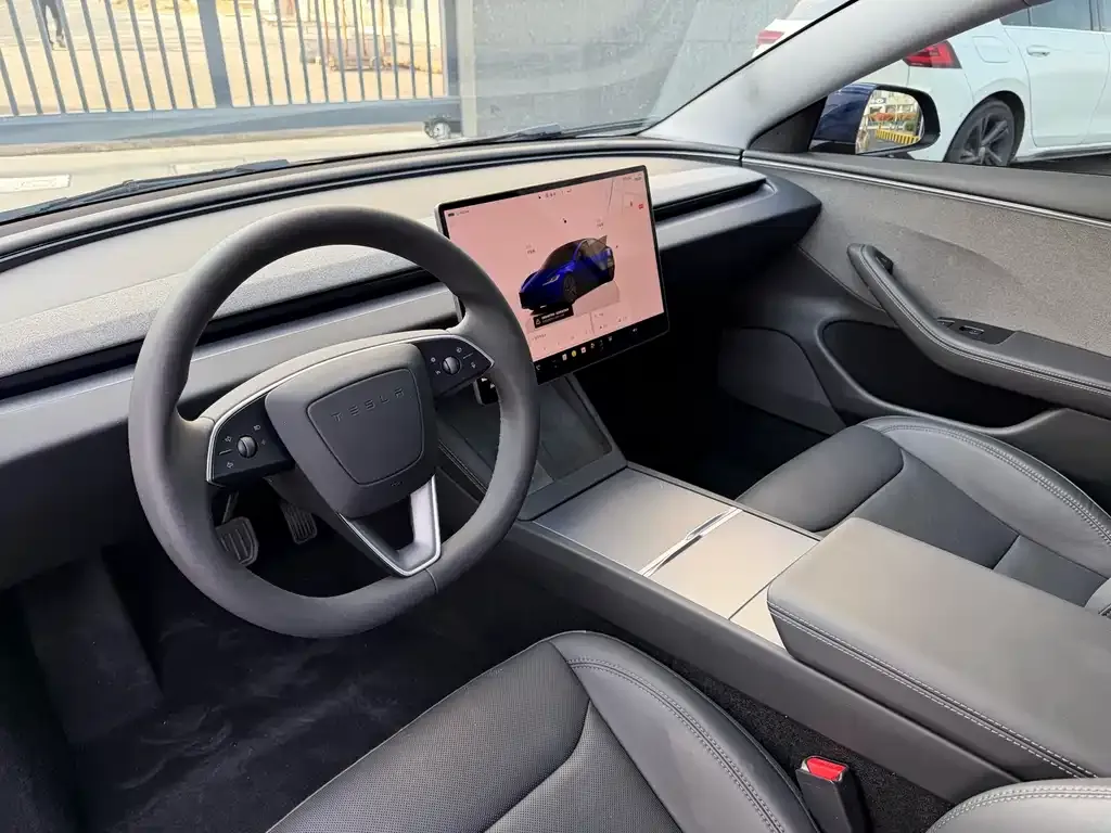 Tesla Model 3 — фото 3