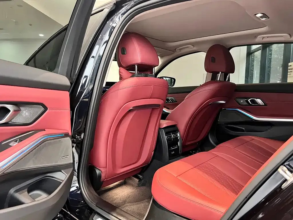 BMW 3 Series 2025 из CN, фото 2