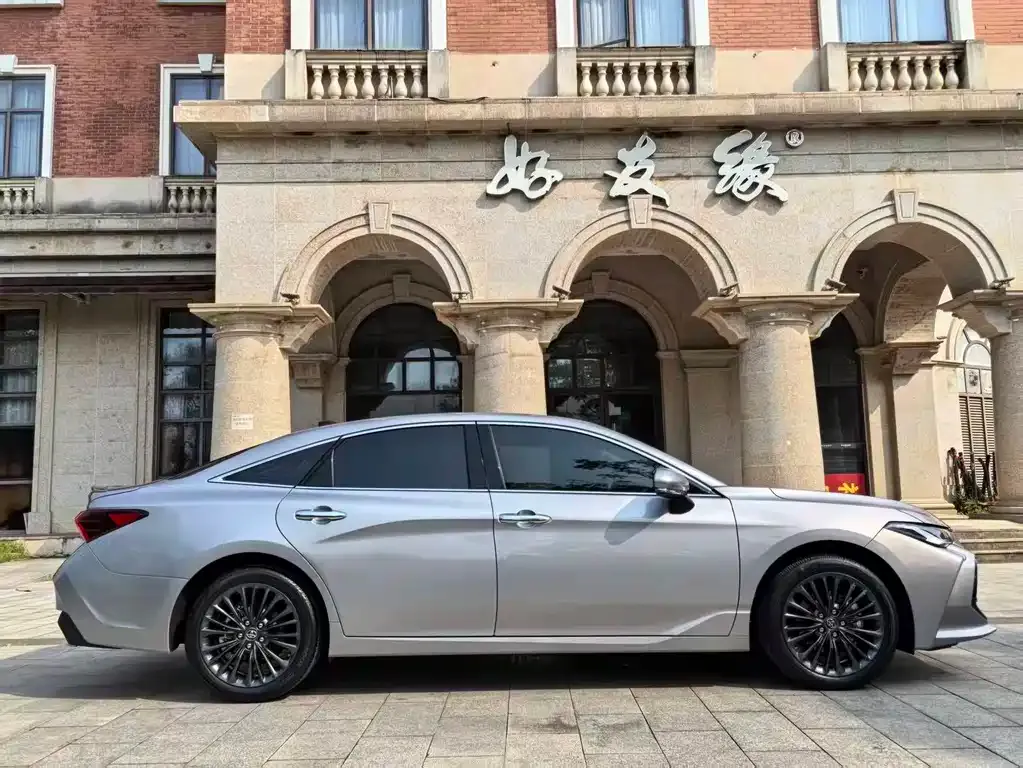 Toyota Avalon 2023 из CN, фото 7