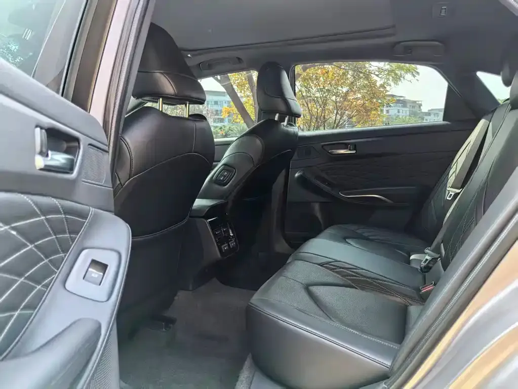 Toyota Avalon 2023 из CN, фото 2