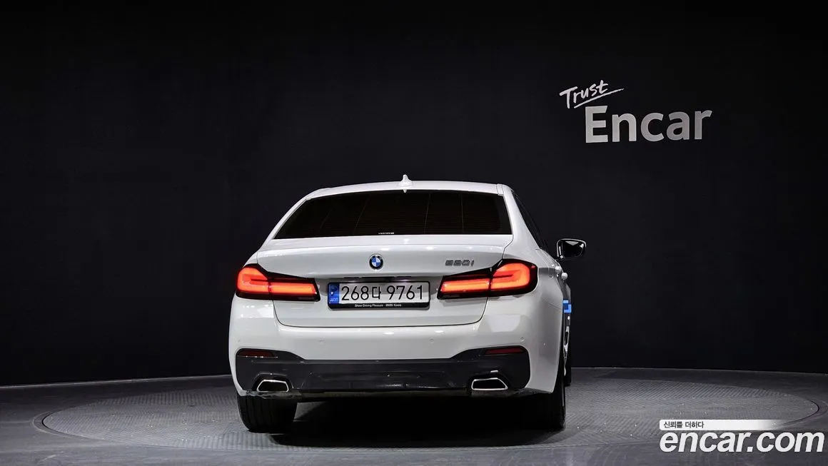 BMW 5-Series — фото 5