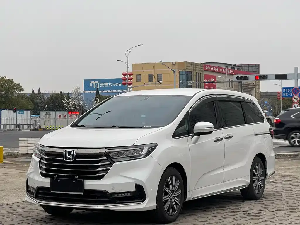 Honda Odyssey — фото 1