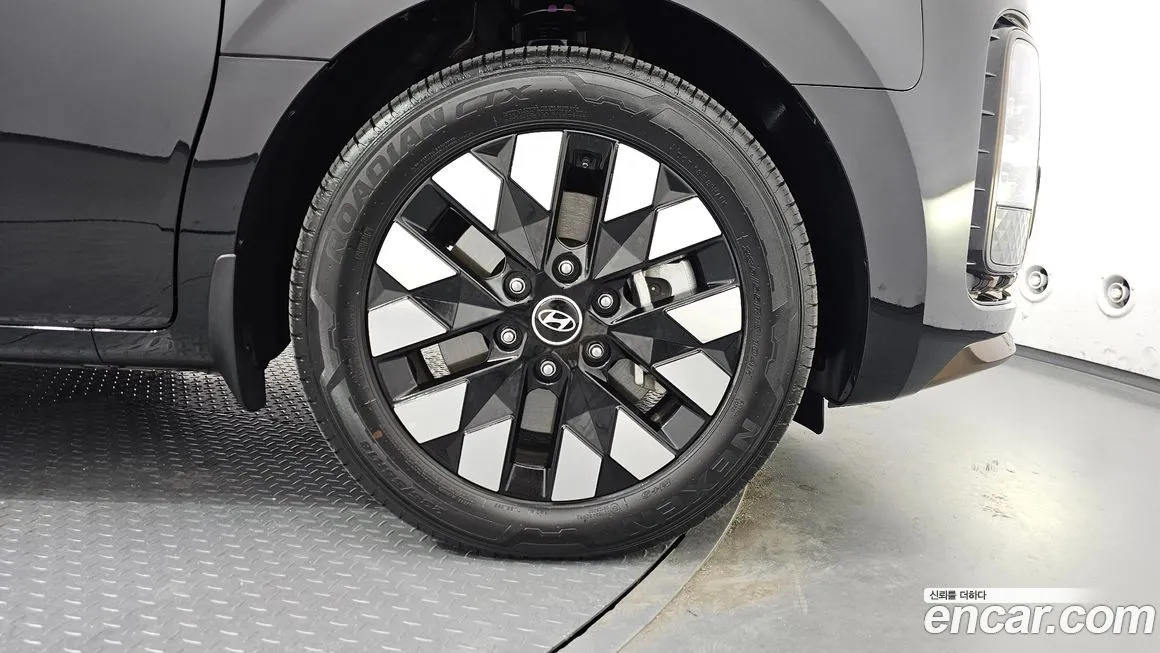 Hyundai Staria 2025 из KR, фото 3
