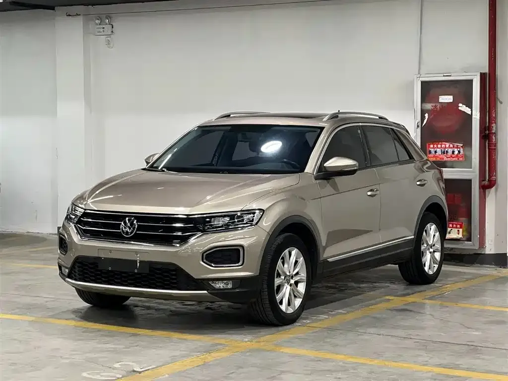 Volkswagen T-Roc — фото 1