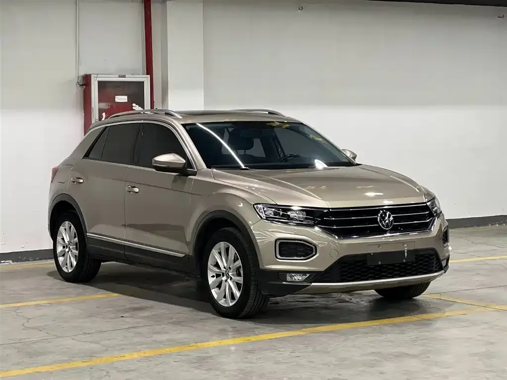 Volkswagen T-Roc — фото 10