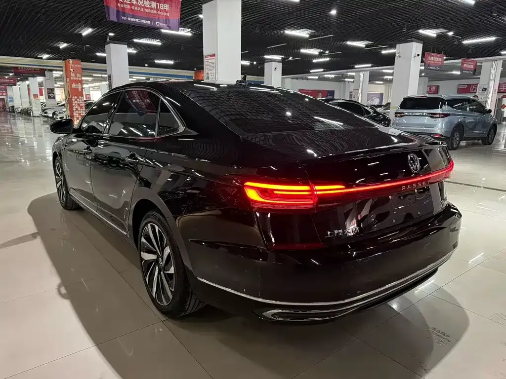 Volkswagen Passat — фото 7