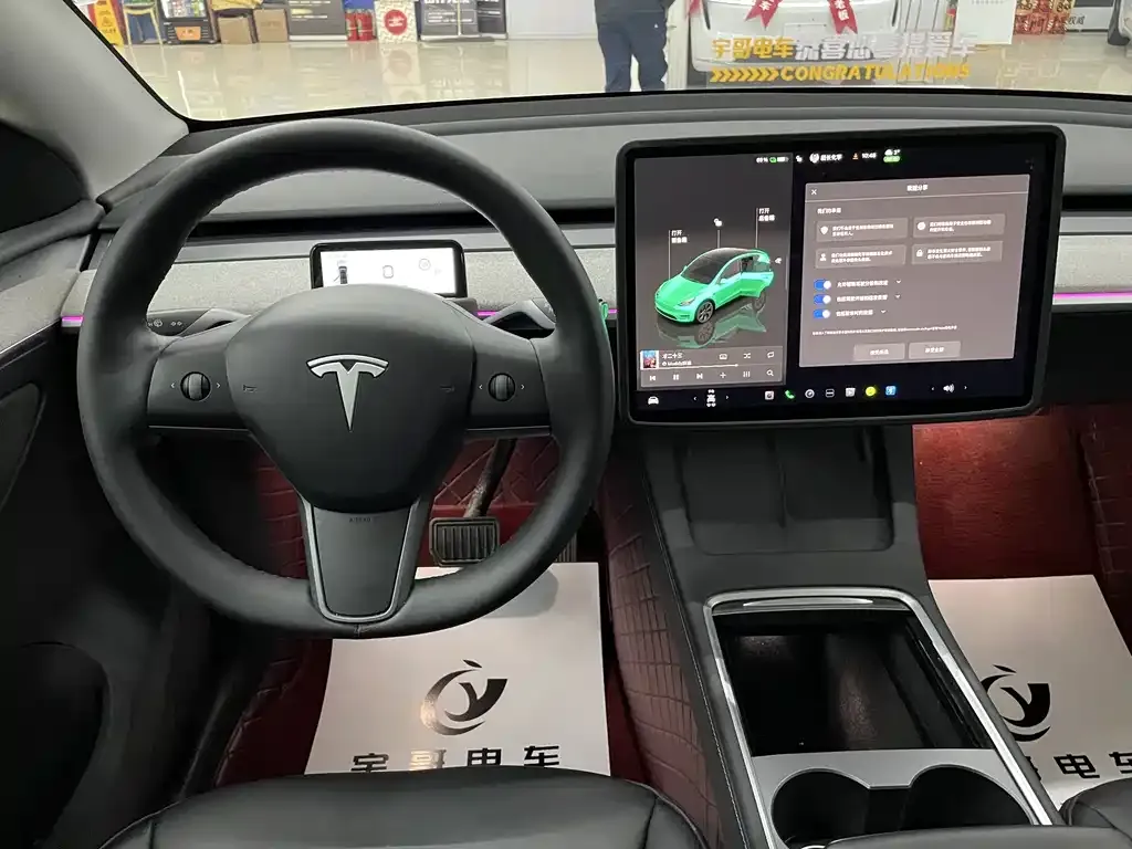 Tesla Model Y — фото 5