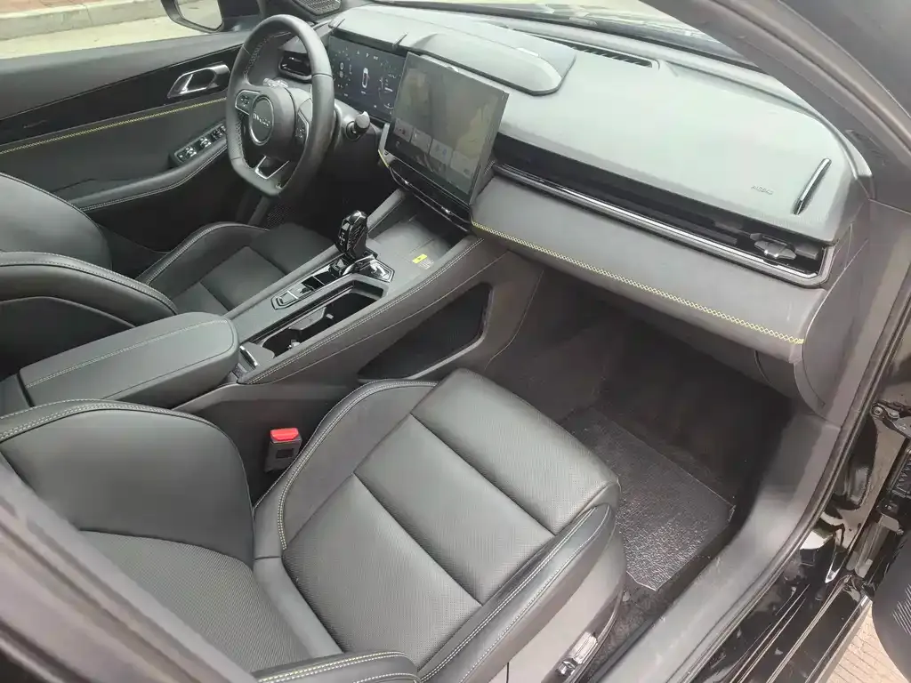 Lynk & Co 03 2023 из CN, фото 4