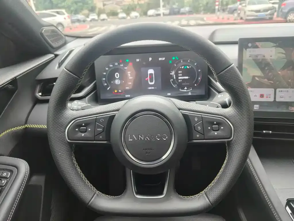 Lynk & Co 03 2023 из CN, фото 3