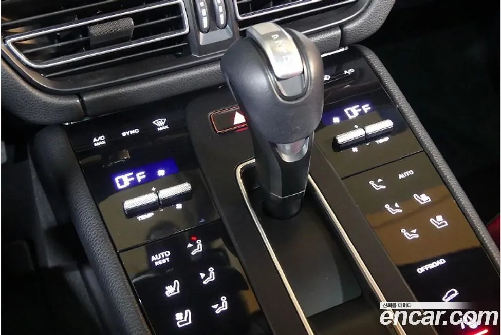 Porsche Macan 2024 из KR, фото 2