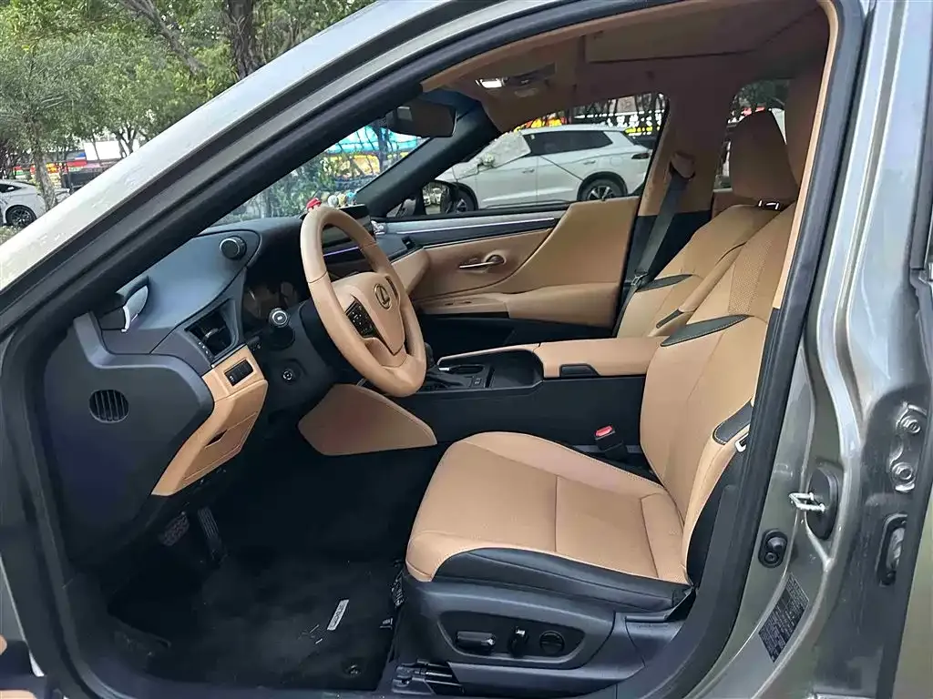 Lexus ES 2025 из CN, фото 4