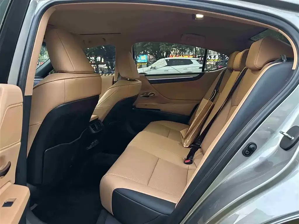 Lexus ES 2025 из CN, фото 3