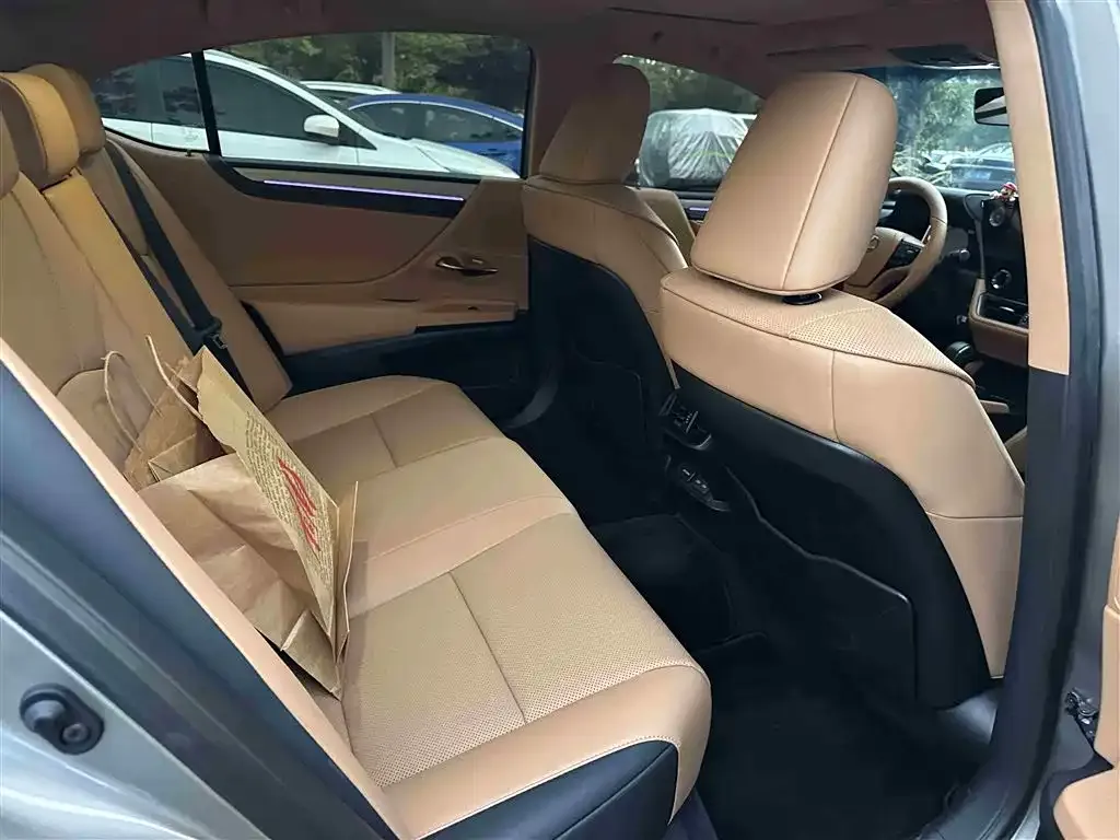 Lexus ES 2025 из CN, фото 5