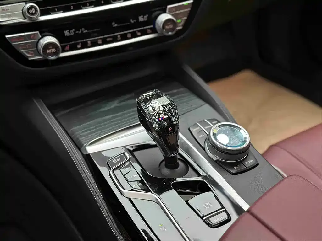 BMW 5 Series — фото 10