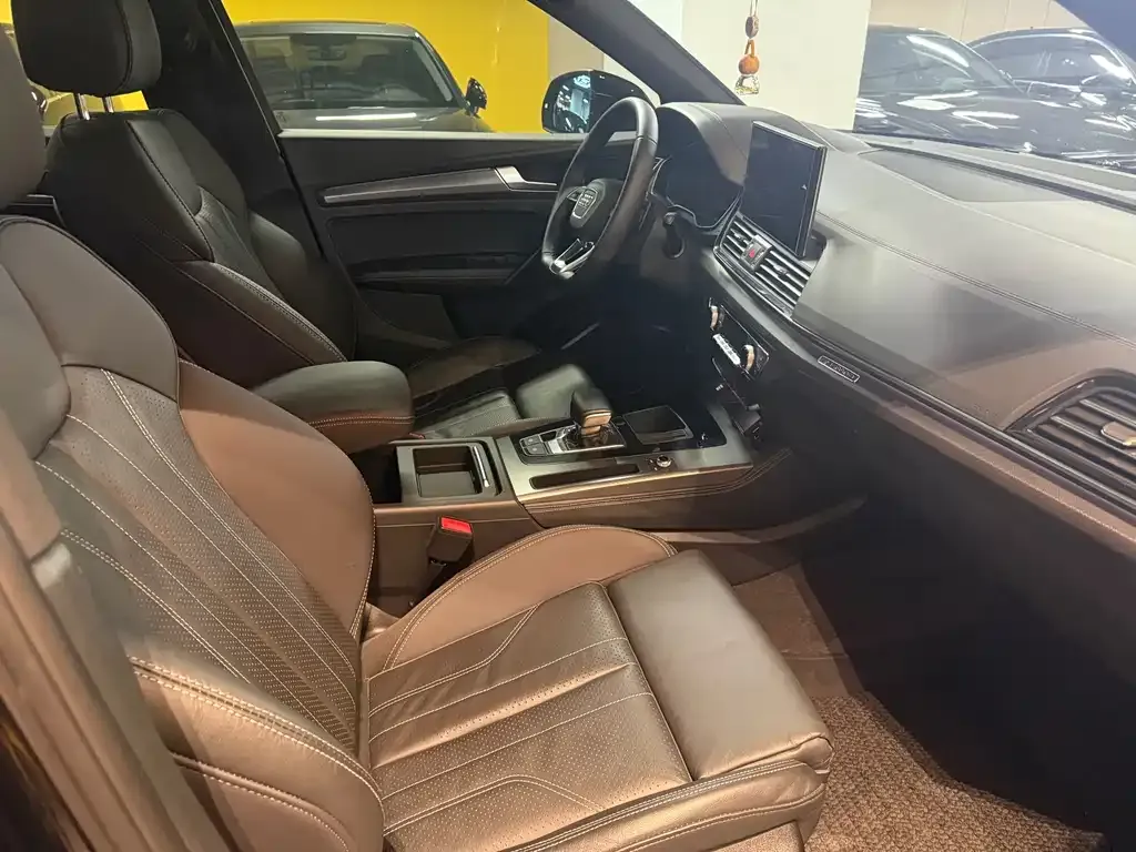 Audi Q5L 2023 из CN, фото 3