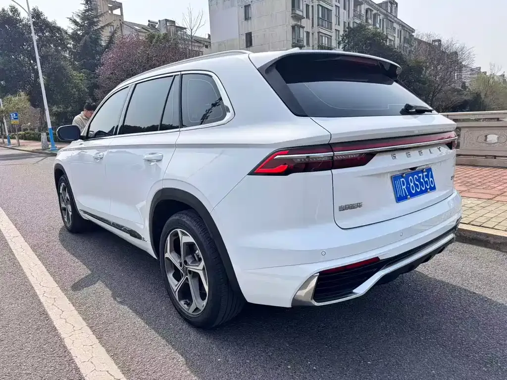 Geely Xingyue L — фото 8
