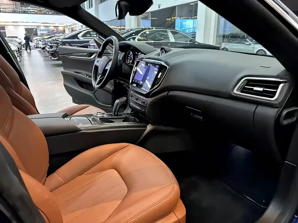 Maserati Ghibli 2021 из CN, фото 2
